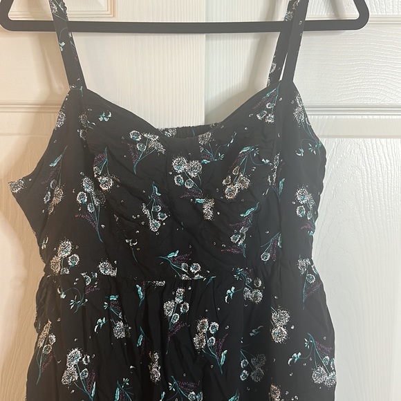 Black Floral Sundress Torrid Size 1 - Picture 2 of 5